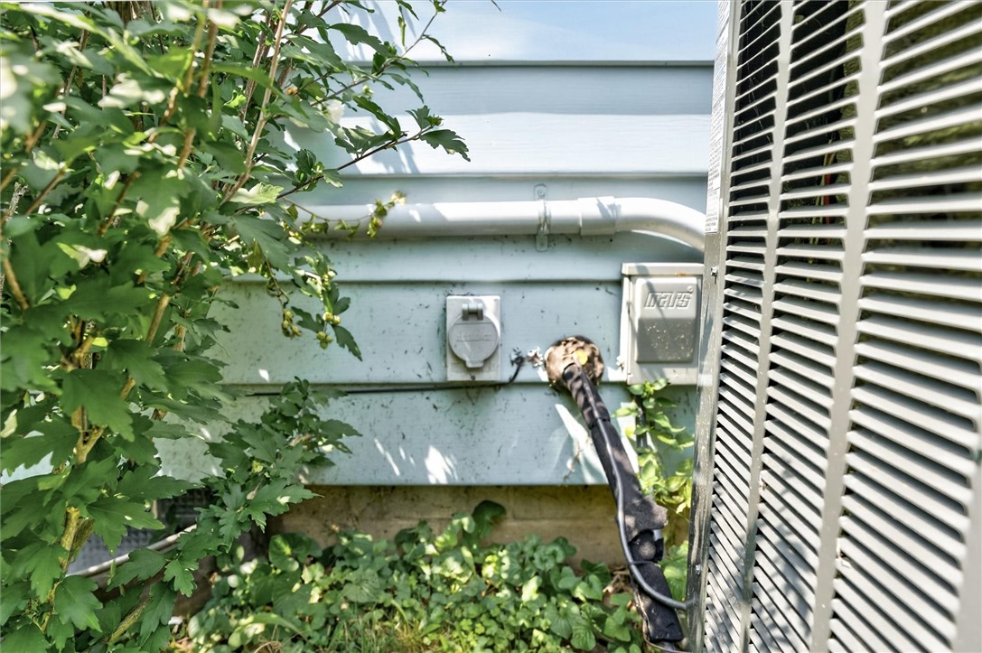 61 Faircrest Road Henrietta, NY 14623 - Photo 20 of 50 Plug in connection for portable generator