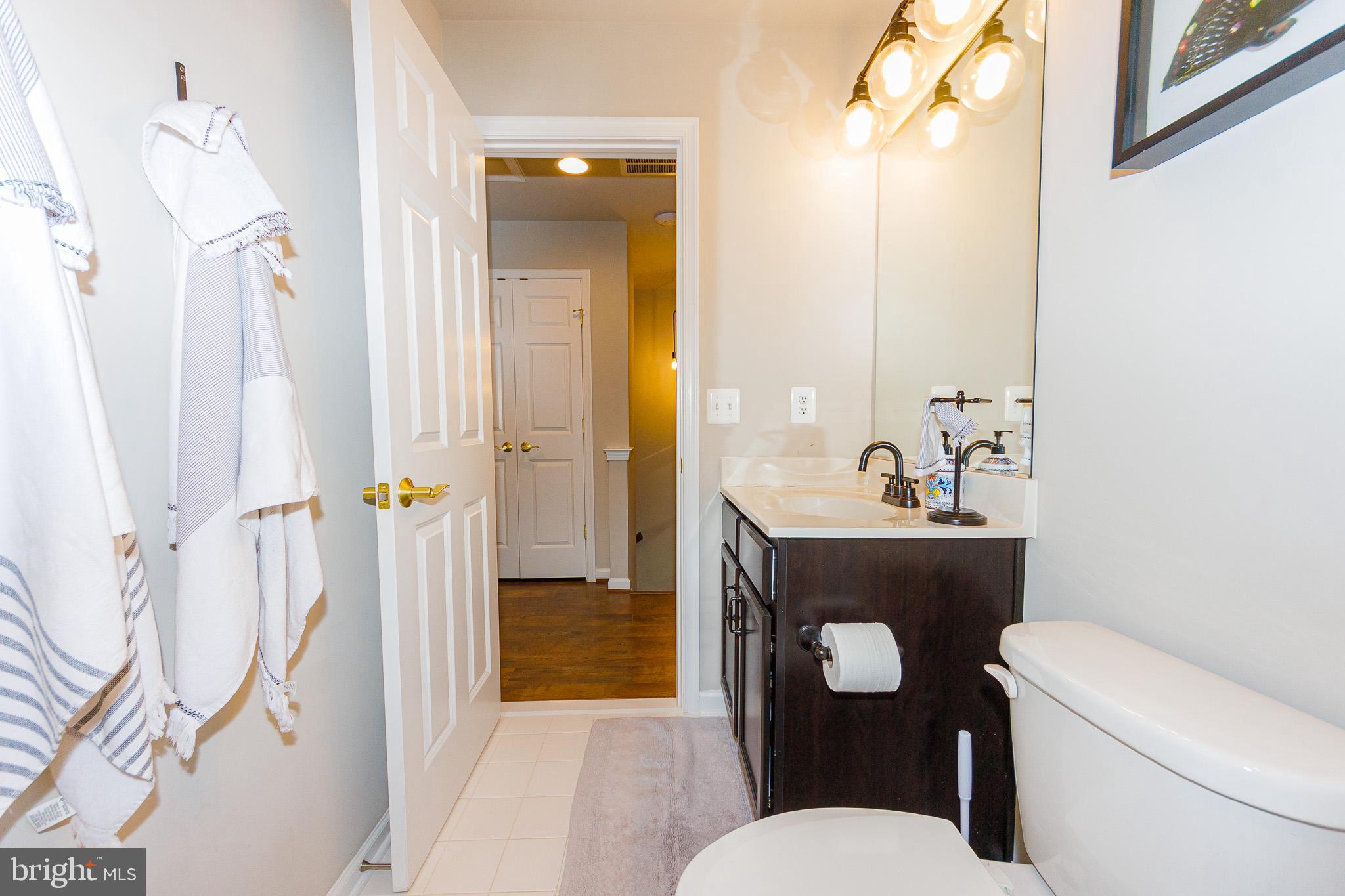 16201 Coolidge Avenue Silver Spring, MD 20906 - Photo 25 of 40 Upstairs hall bath