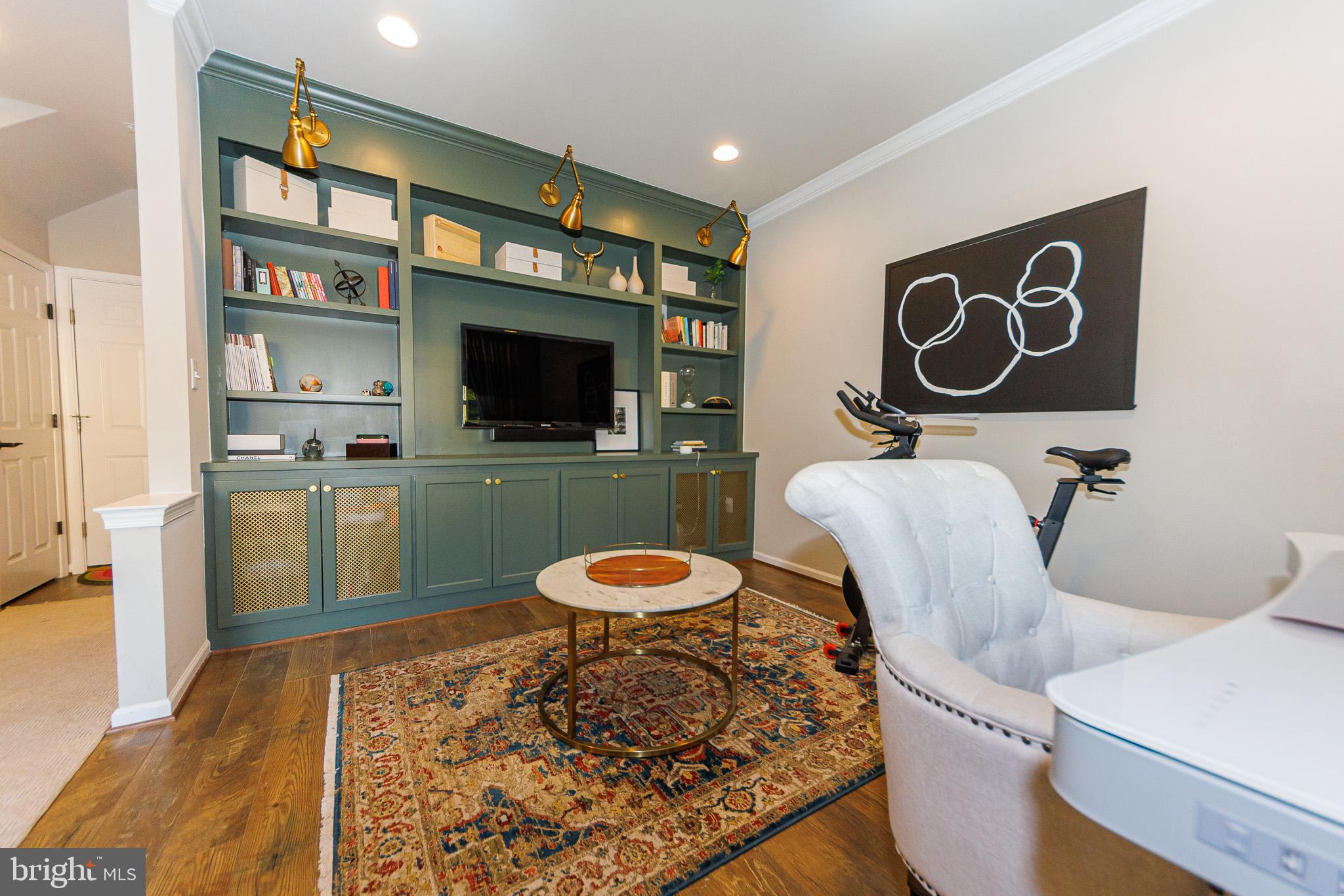 16201 Coolidge Avenue Silver Spring, MD 20906 - Photo 32 of 40 Entry level with built in bookshelves