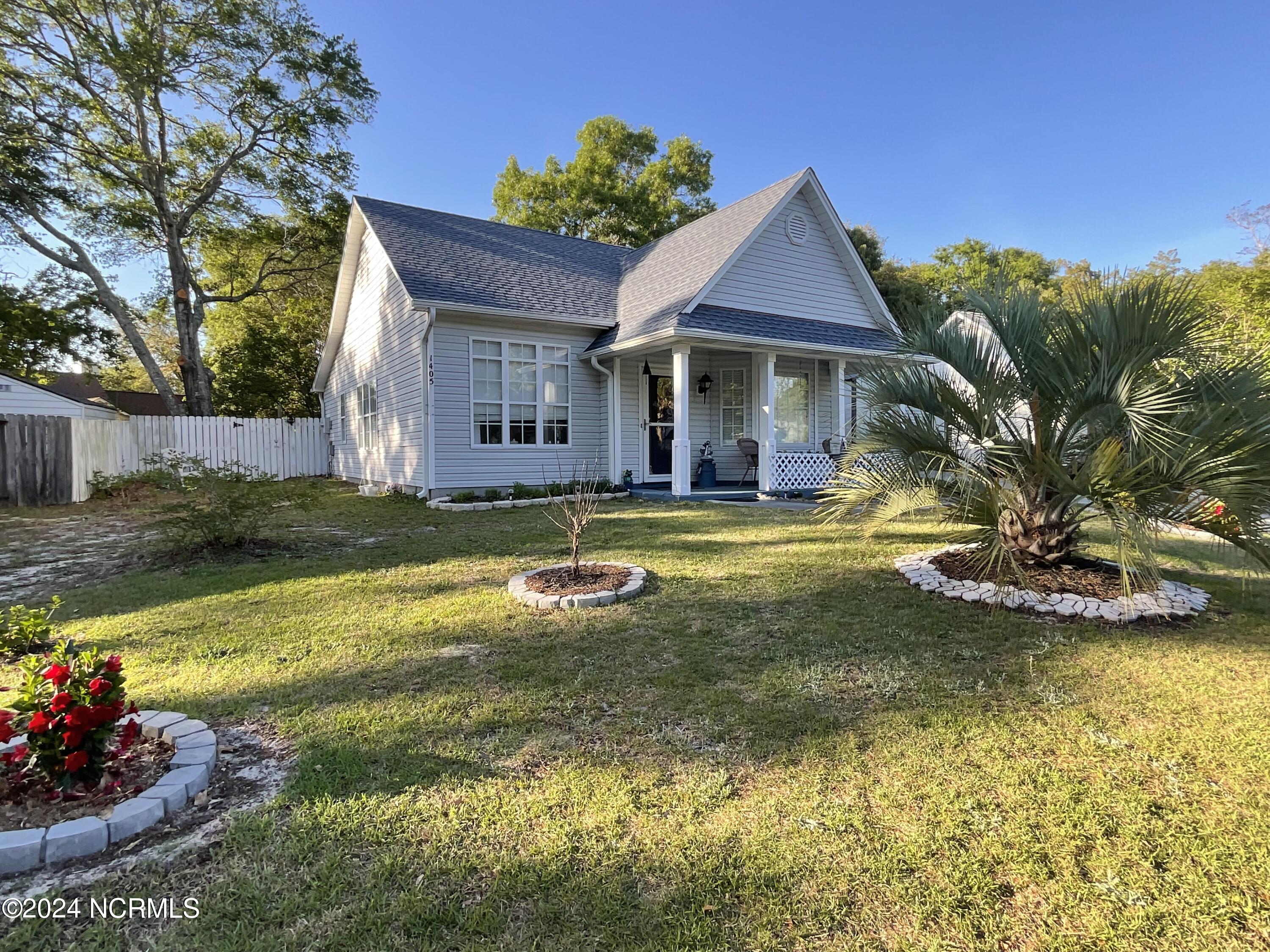 1405 Faulkenberry Road Wilmington, NC 28409 - Photo 1 of 29 Welcome home!