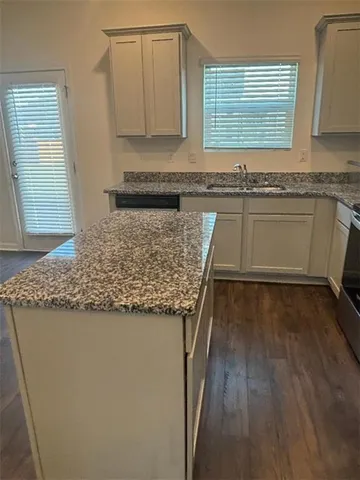 a close view of sink and tap