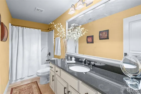 $775,000 | 1100 Old Hawthorne Drive East, Columbia, MO 65201