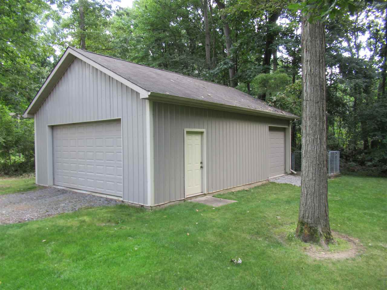 9139 Coldwater Road Flushing, MI 48433 - Photo 35 of 40 50052300-34.JPG