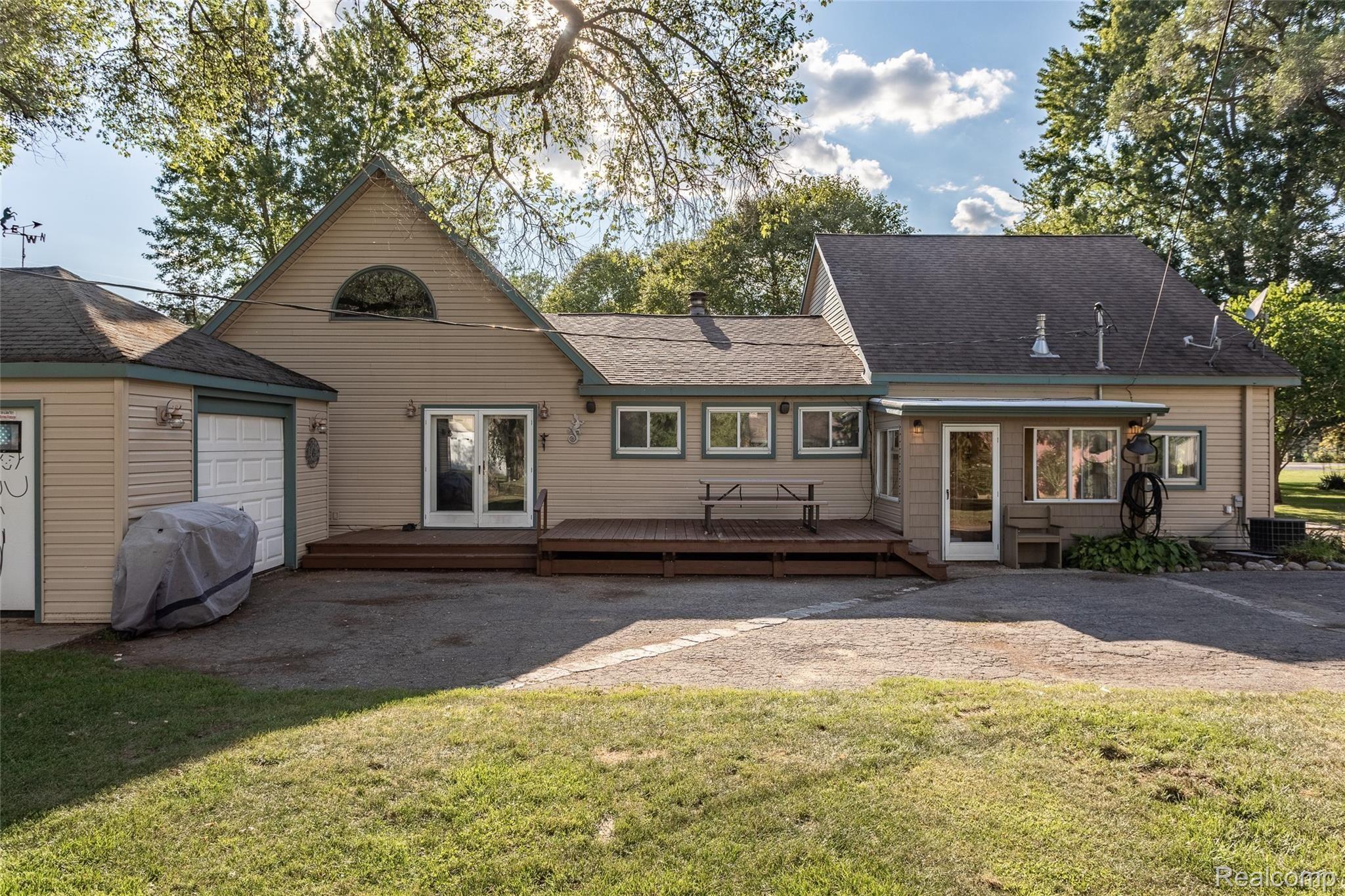 22675 Waltz Road New Boston, MI 48164 - Photo 5 of 48 244A1025-HDR.jpg