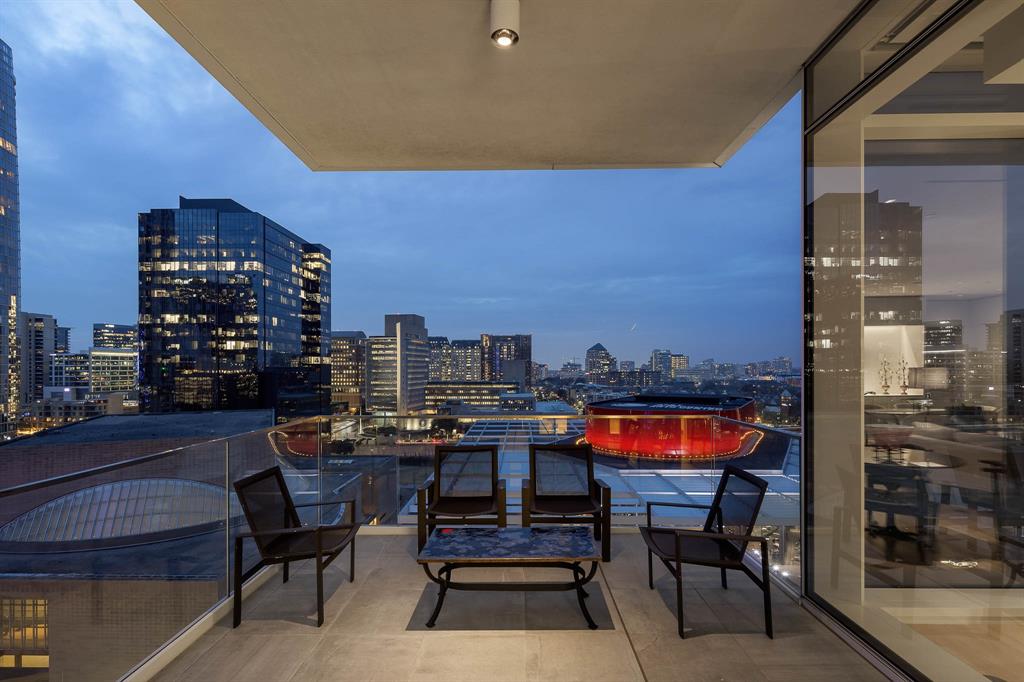 1747 Leonard Street, Unit 903 Dallas, TX 75201 - Photo 17 of 27 Terrace