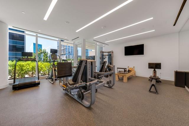 1747 Leonard Street, Unit 903 Dallas, TX 75201 - Photo 23 of 27 Fitness Studio