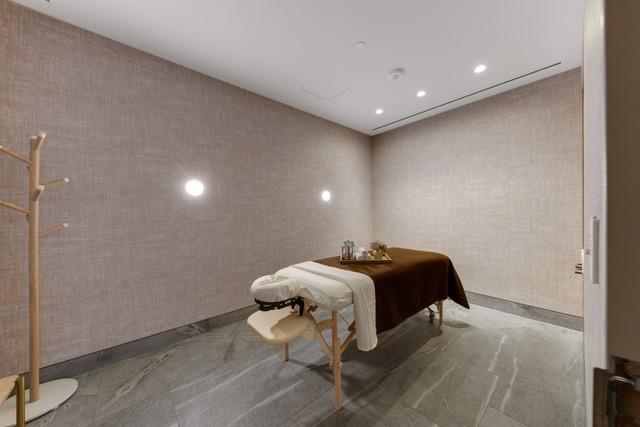 1747 Leonard Street, Unit 903 Dallas, TX 75201 - Photo 24 of 27 Treatment Room