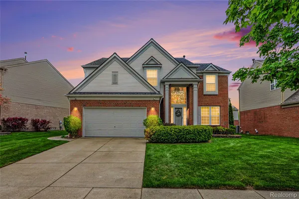 $569,900 | 7316 North Central Park, Utica, MI 48317