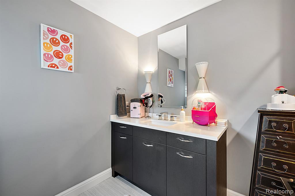 1185 Manchester Road Birmingham, MI 48009 - Photo 33 of 74 Gallery Image 33