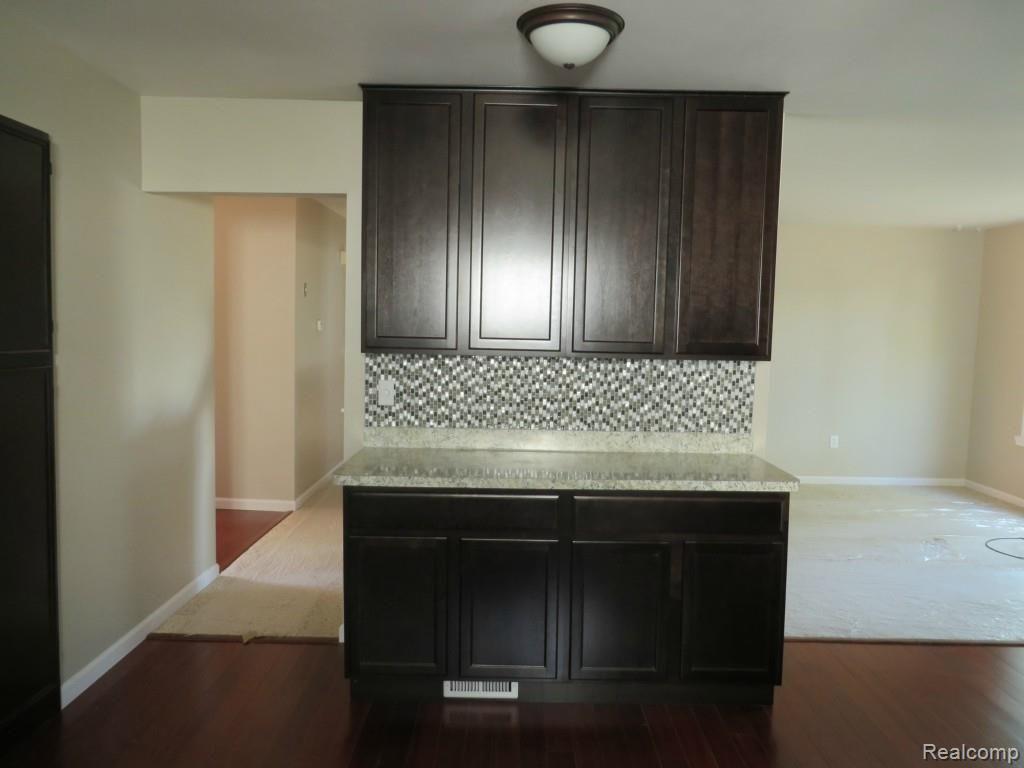 44768 Hanford Road Canton, MI 48187 - Photo 11 of 22
