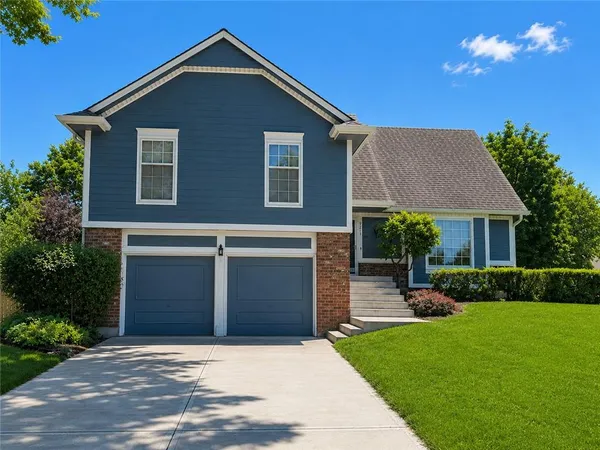$400,000 | 9213 West 117th Terrace, Overland Park, KS 66210