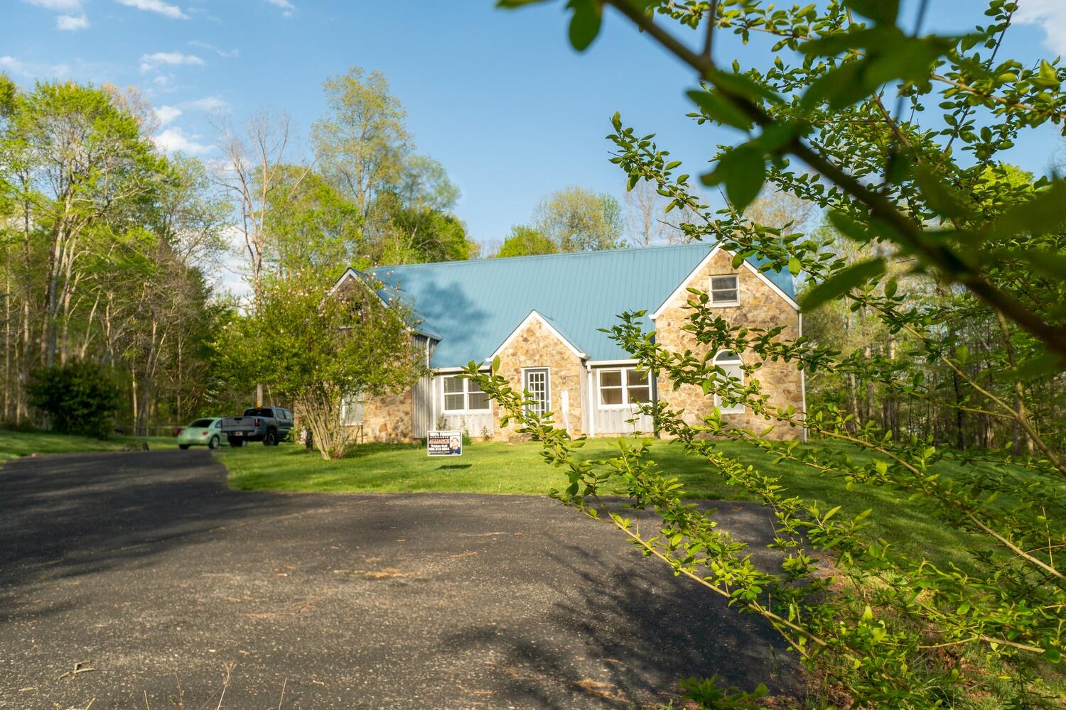 651 Browning Acres Road Corbin, KY 40701 - Photo 2 of 93 002_ZVE02079-HDR