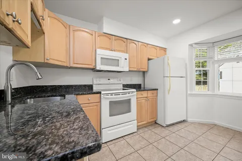 $449,000 | 148 Barnsfield Court, Unit 204, Gaithersburg, MD 20878