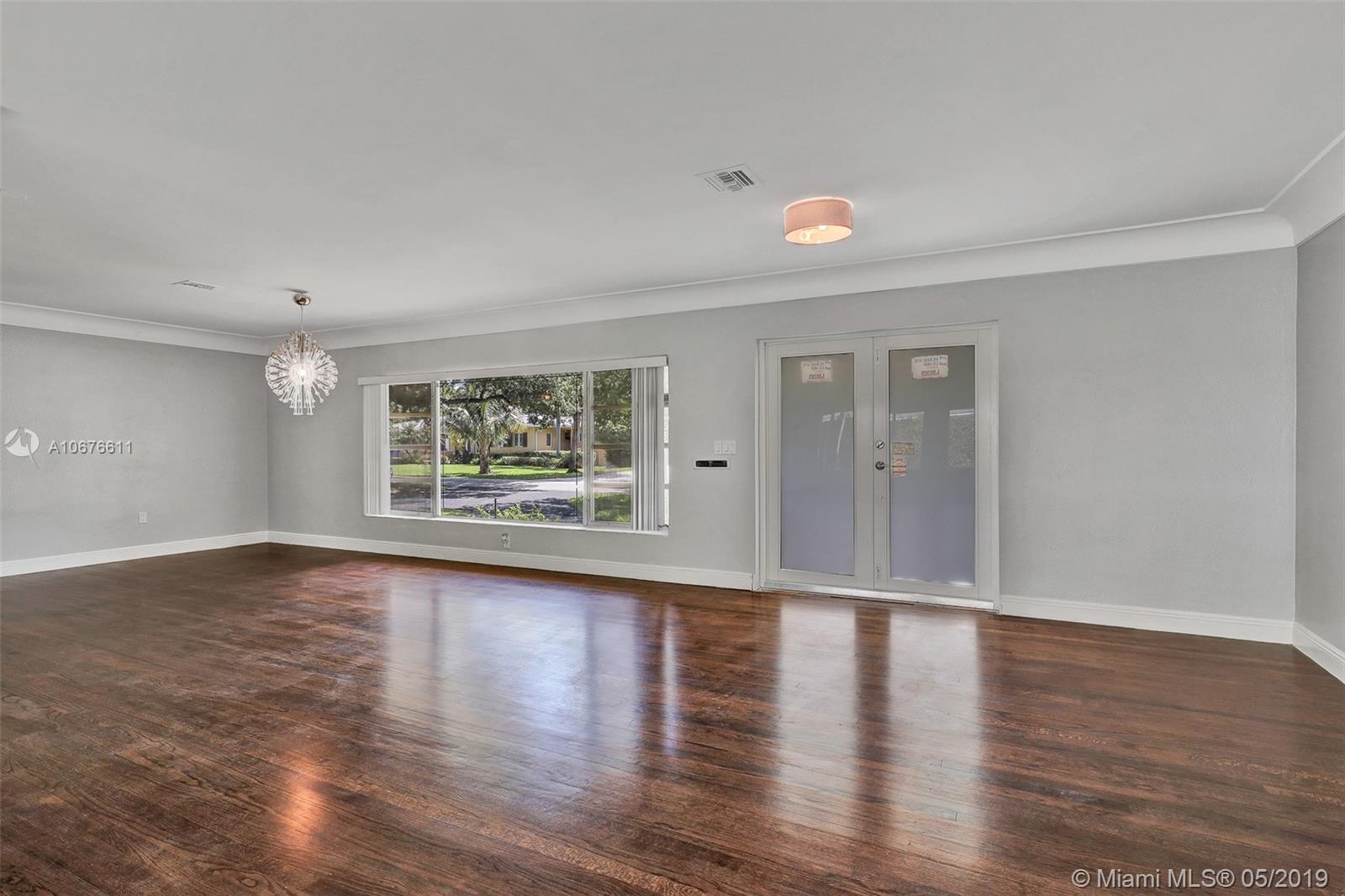 4210 Anderson Road Coral Gables, FL 33146 - Photo 4 of 29 Gallery Image 4