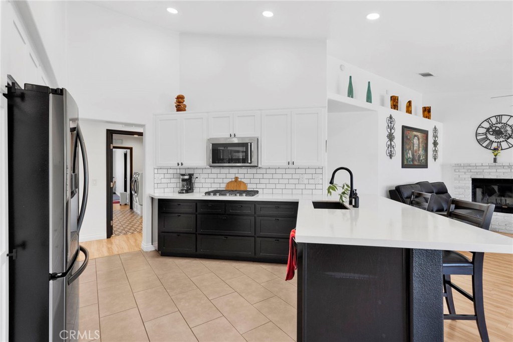 12784 Skyline Ranch Drive Apple Valley, CA 92308 - Photo 3 of 66