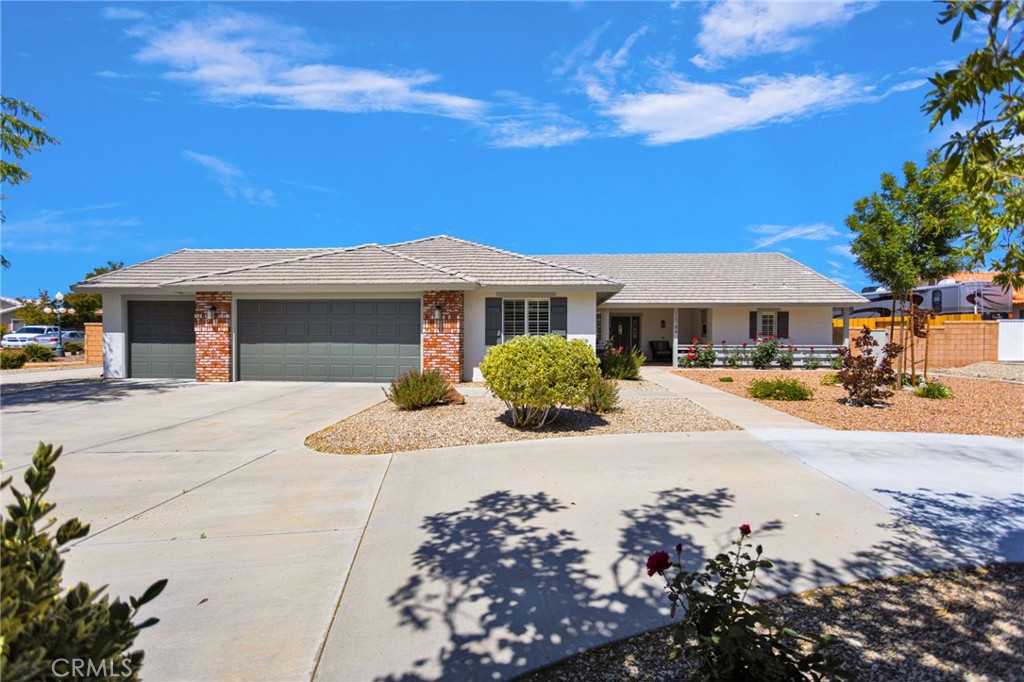 12784 Skyline Ranch Drive Apple Valley, CA 92308 - Photo 4 of 66