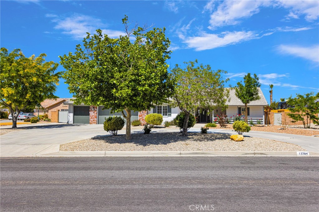 12784 Skyline Ranch Drive Apple Valley, CA 92308 - Photo 5 of 66