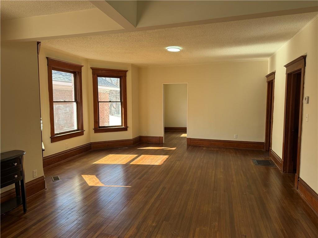 309 12th Street Atchison, KS 66002 - Photo 6 of 29