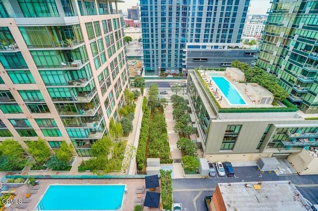 a picture of city view