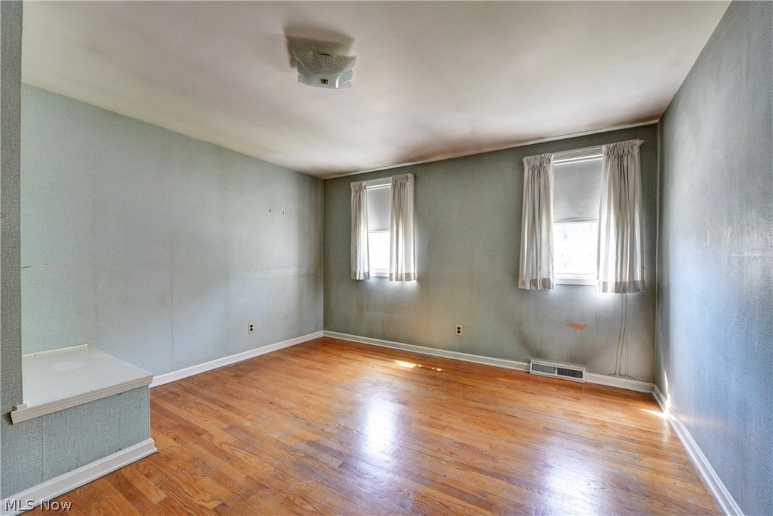 15735 Fenemore Road Cleveland, OH 44112 - Photo 24 of 34 Gallery Image 24
