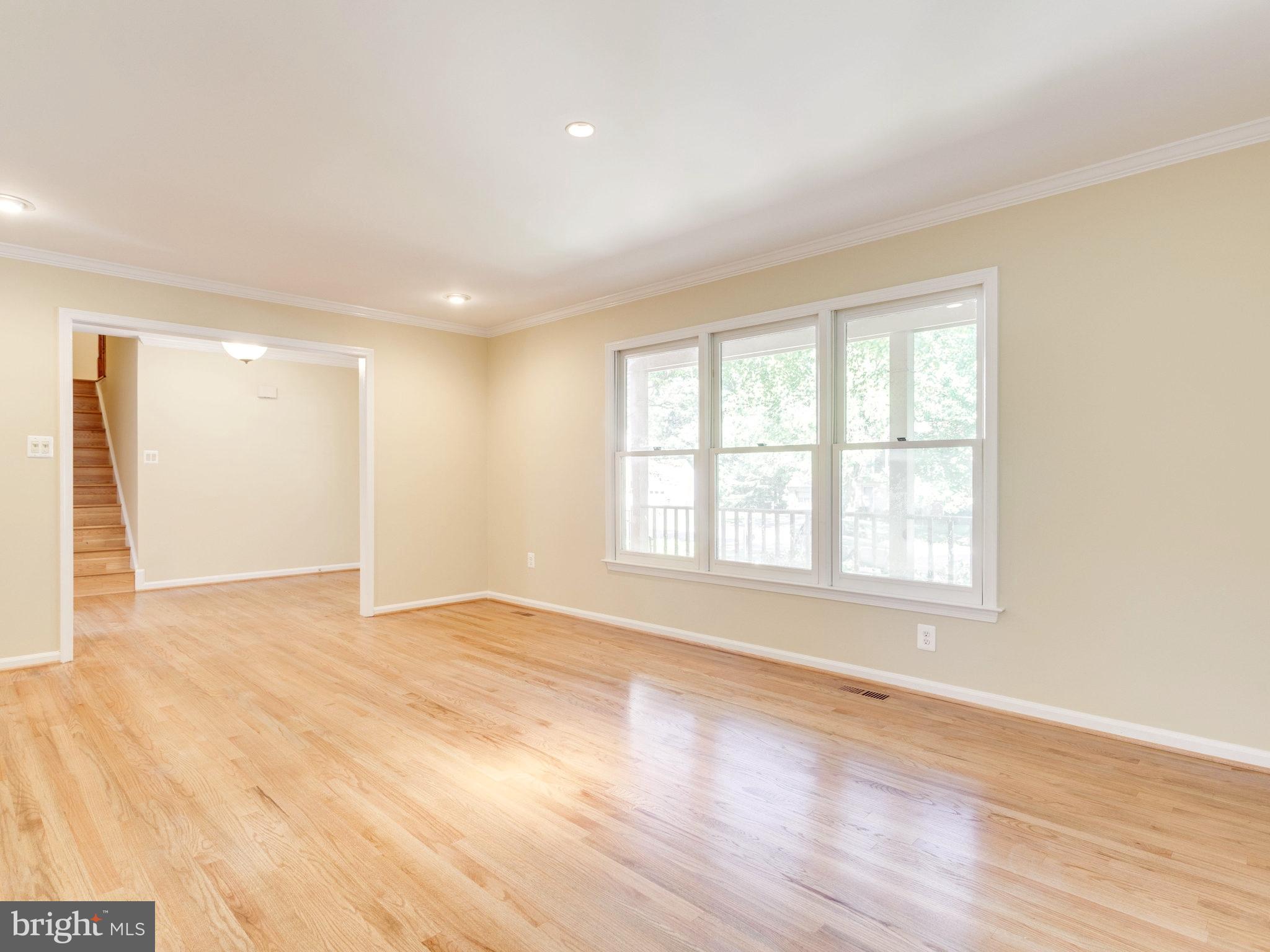 753 Ridge Drive McLean, VA 22101 - Photo 3 of 24 Living Room