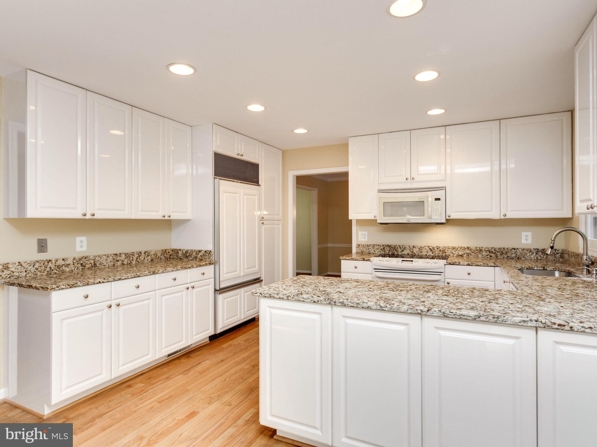 753 Ridge Drive McLean, VA 22101 - Photo 6 of 24 Kitchen