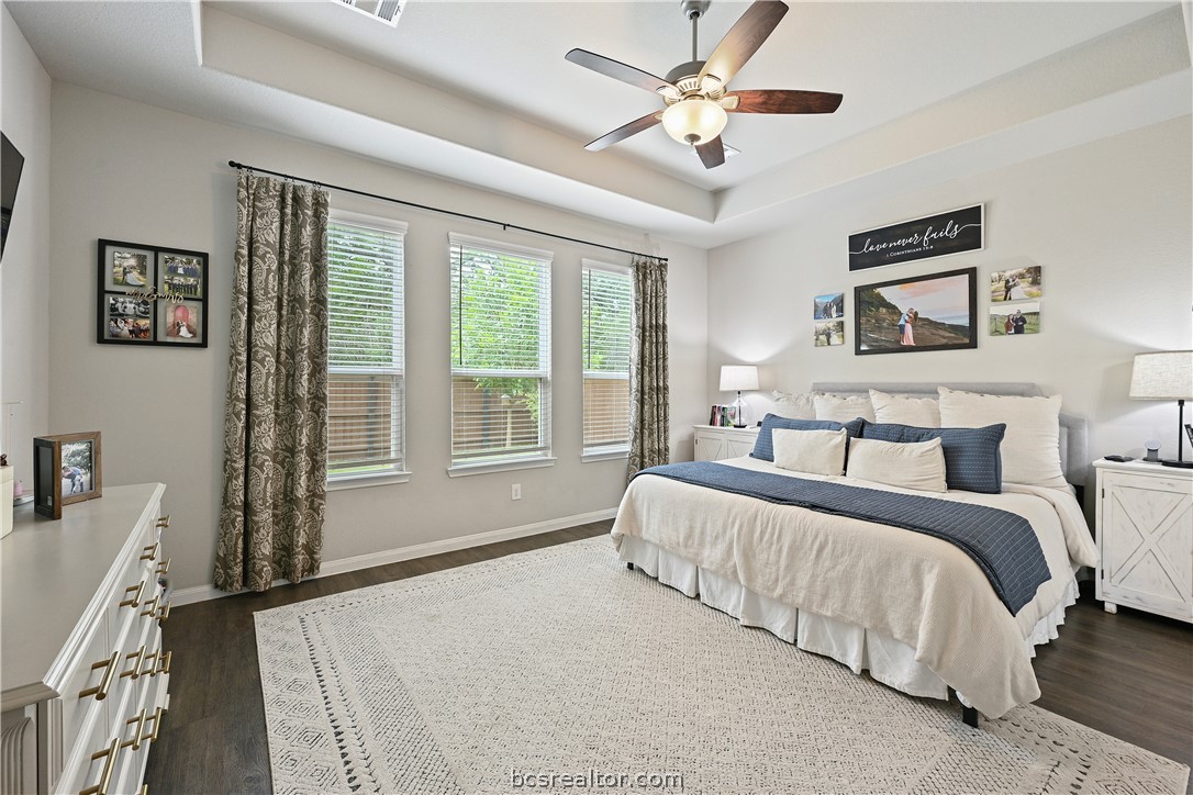 5741 Cerrillos Drive Bryan, TX 77807 - Photo 11 of 25 Primary Bedroom