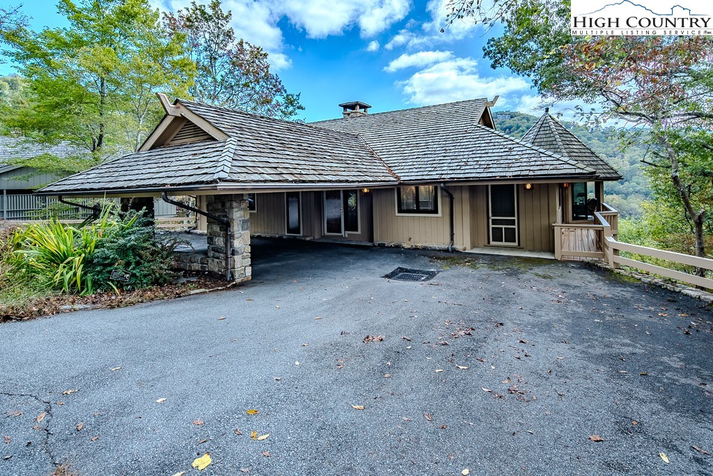 233 Balsam Road Boone, NC 28607 - Photo 3 of 50 a backyard of a house
