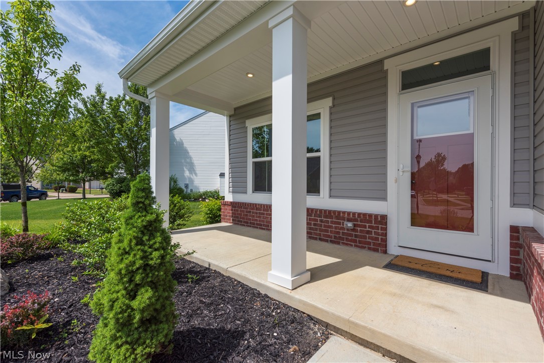 104 Sandstone Ridge Way Berea, OH 44017 - Photo 3 of 35 Gallery Image 3
