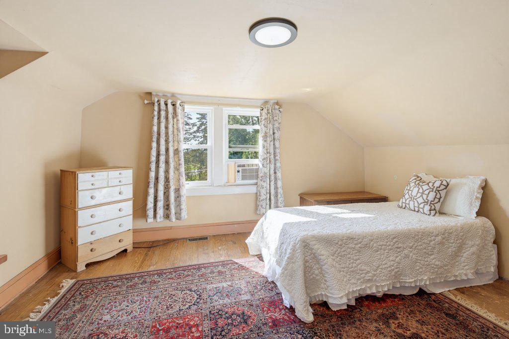 801 Old Commons Road Windsor, PA 17366 - Photo 18 of 43 2nd floor bedroom 1