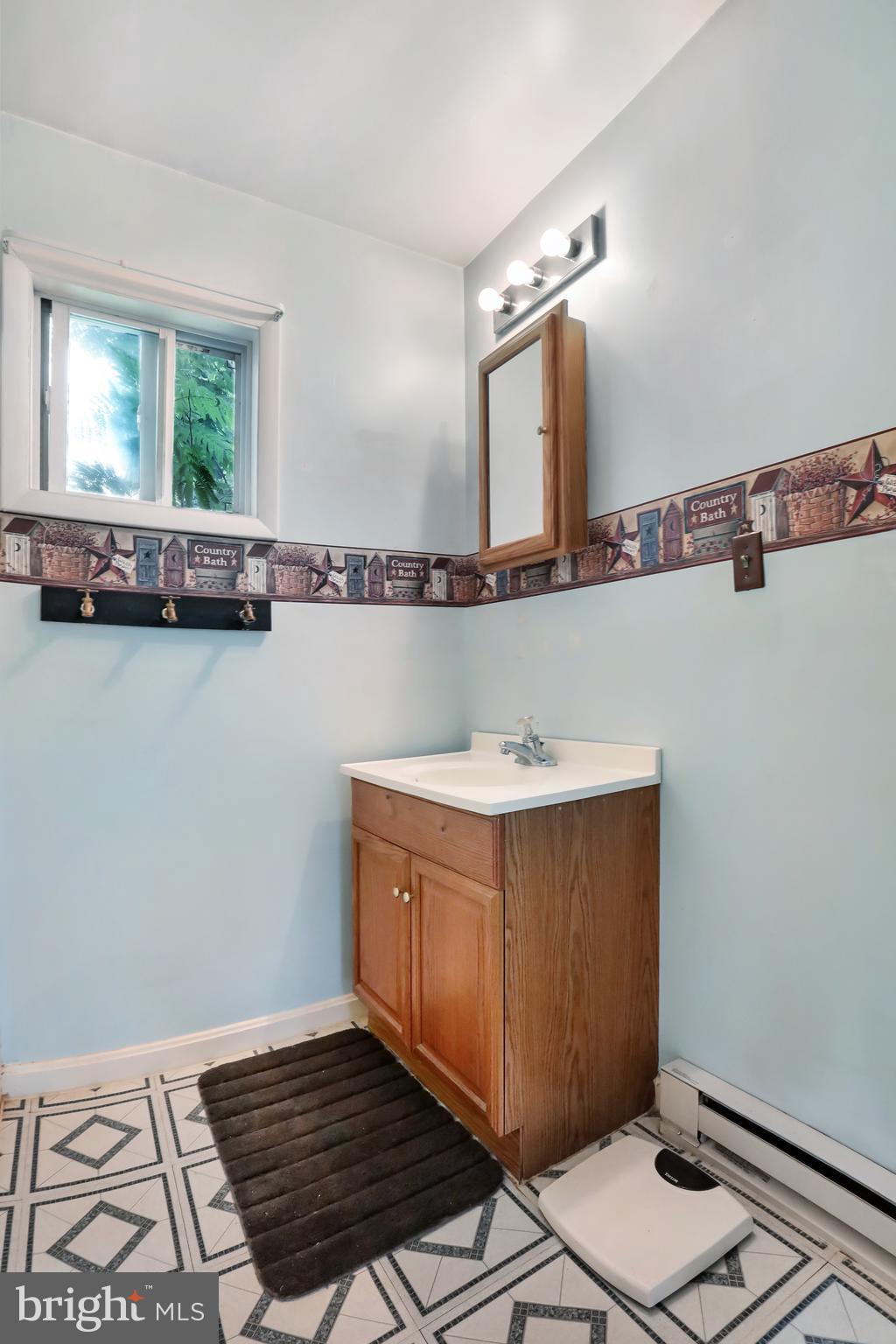 15621 Clear Spring Road Williamsport, MD 21795 - Photo 14 of 30 Bath 2