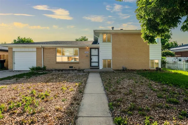 $429,900 | 3055 Carson Street, Aurora, CO 80011