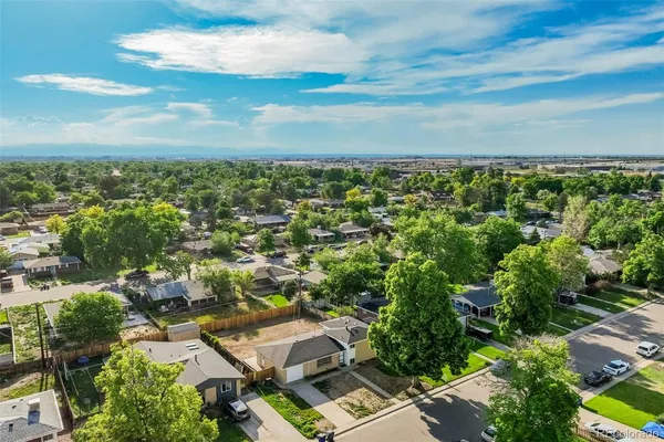 an aerial view of multiple house