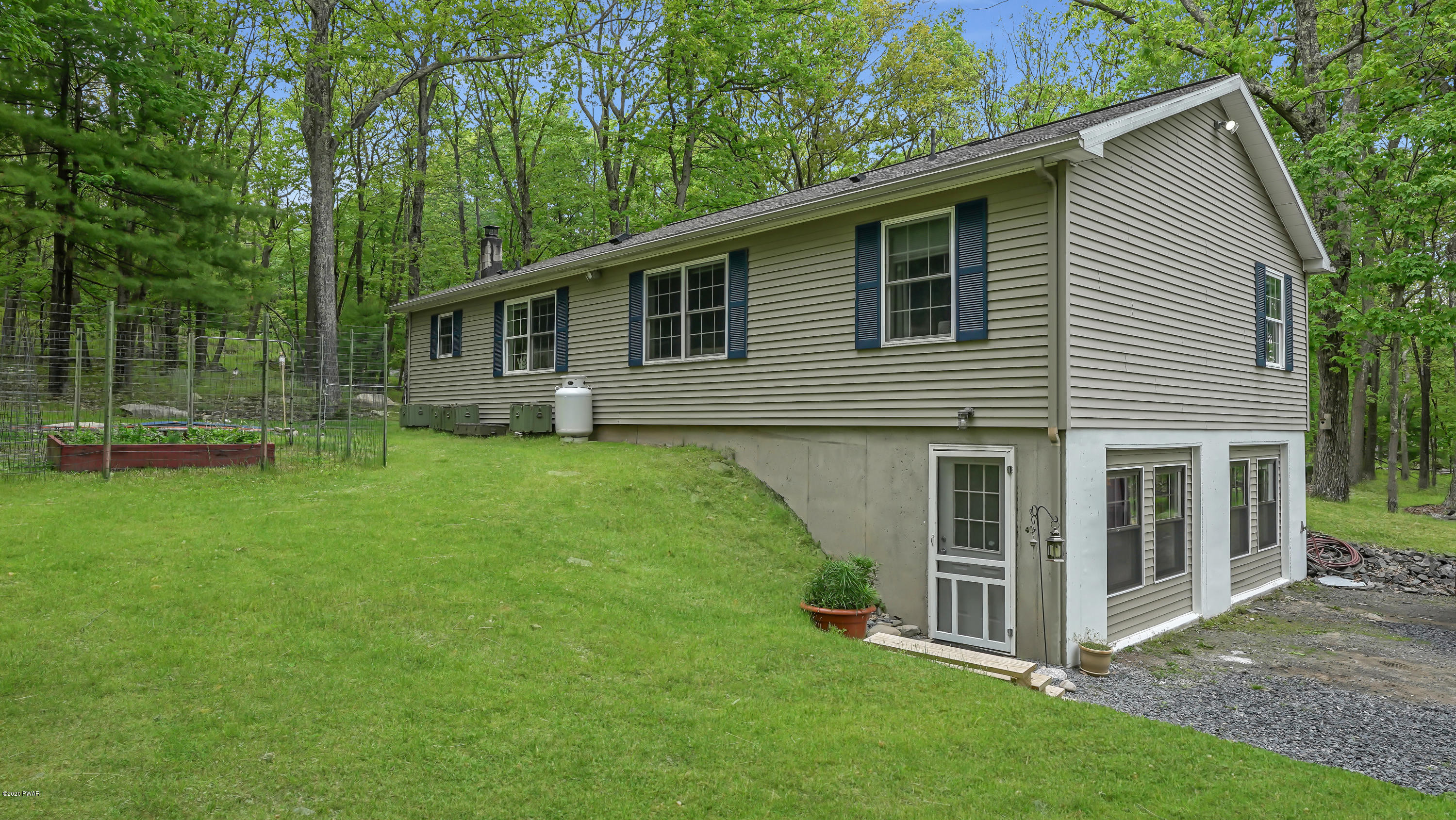 127 Neversink Road Shohola, PA 18458 - Photo 5 of 32