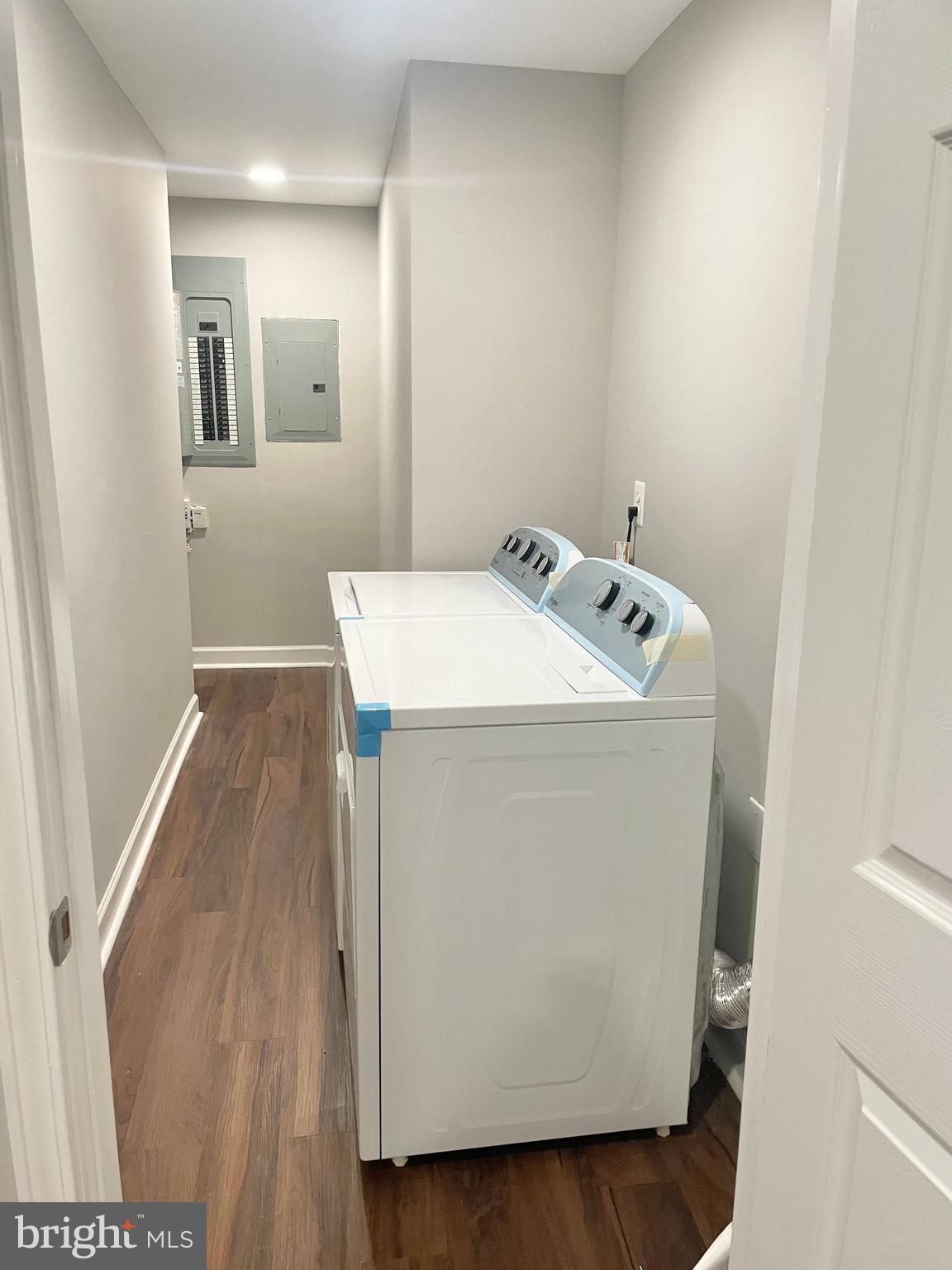 44400 Stone Roses Circle Ashburn, VA 20147 - Photo 12 of 12 Separate Washer/ Dryer