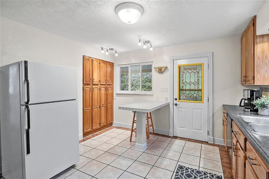 416 Ridge Avenue Carnegie, PA 15106 - Photo 11 of 25 Gallery Image 11