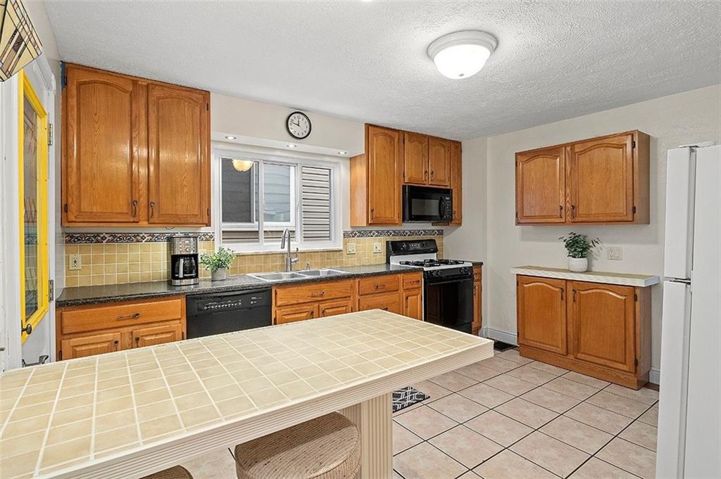 416 Ridge Avenue Carnegie, PA 15106 - Photo 13 of 25 Gallery Image 13