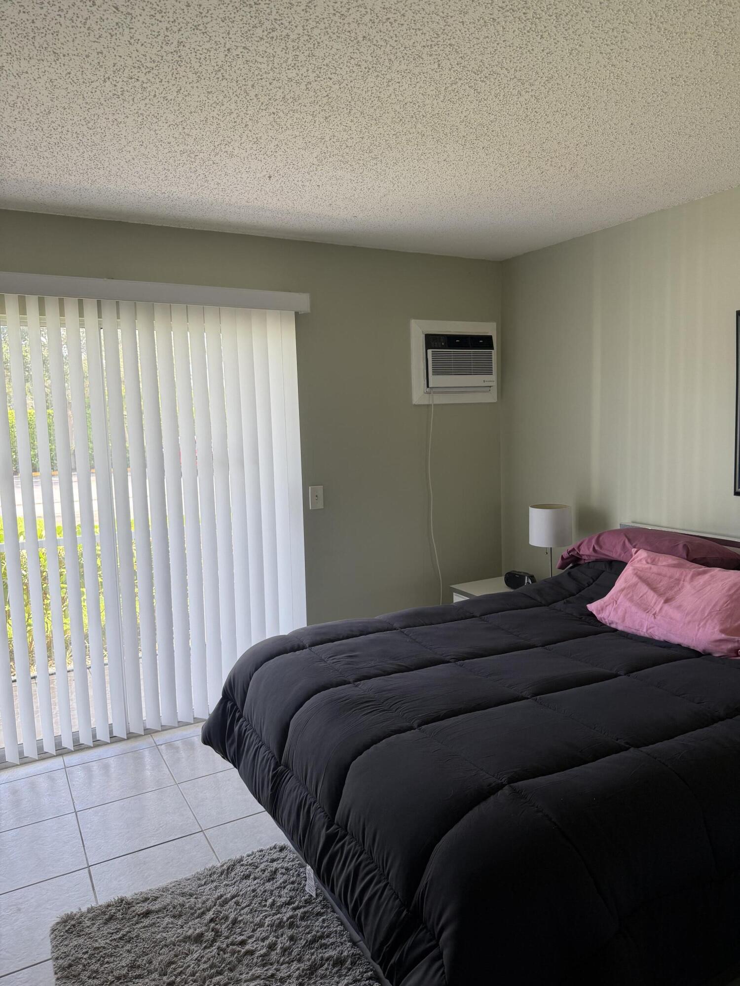 469 Mansfield K, Unit L Boca Raton, FL 33434 - Photo 5 of 9 IMG_6941