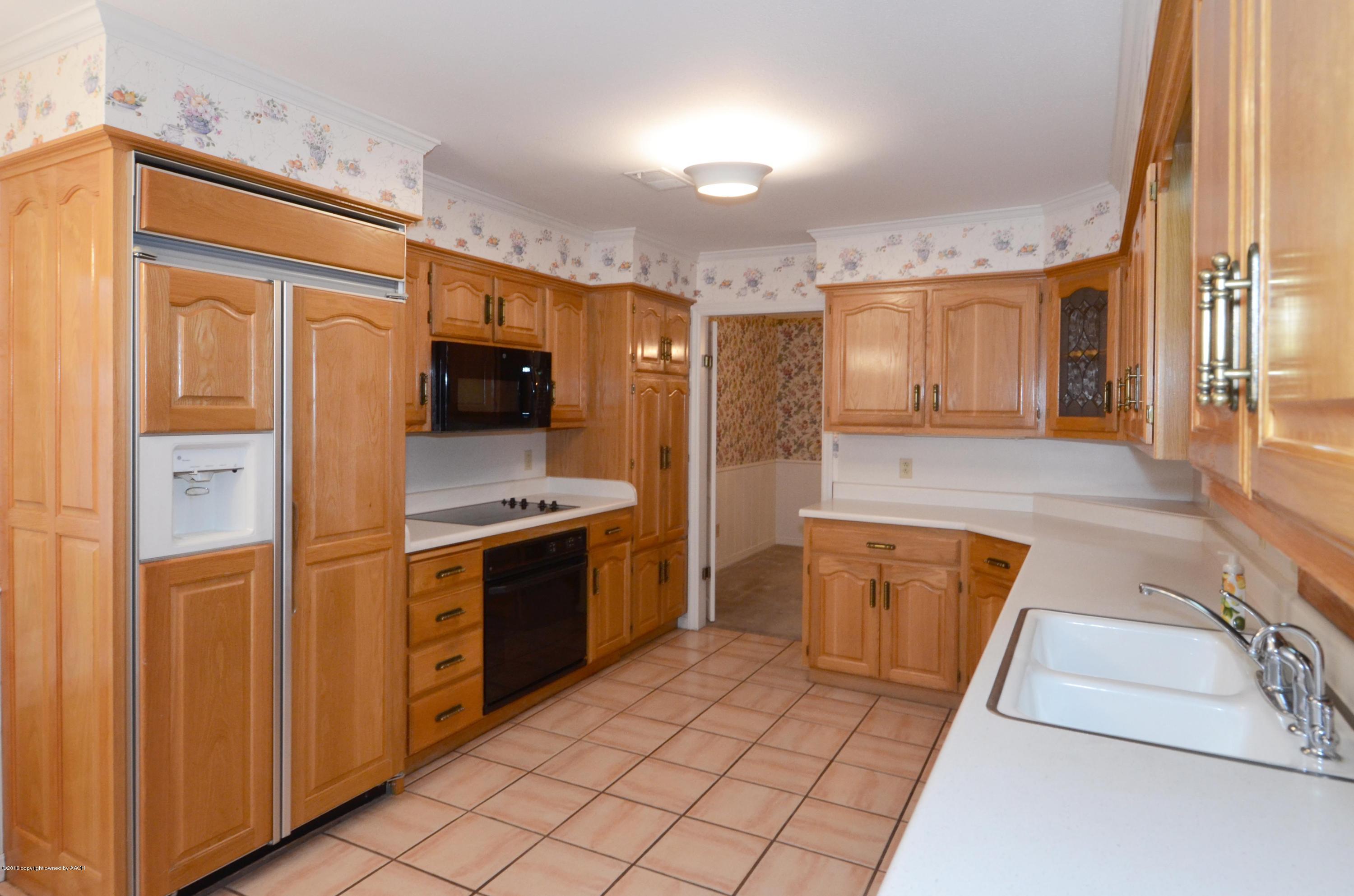 6705 Dreyfuss Road Amarillo, TX 79106 - Photo 7 of 31 07 Kitchen 4