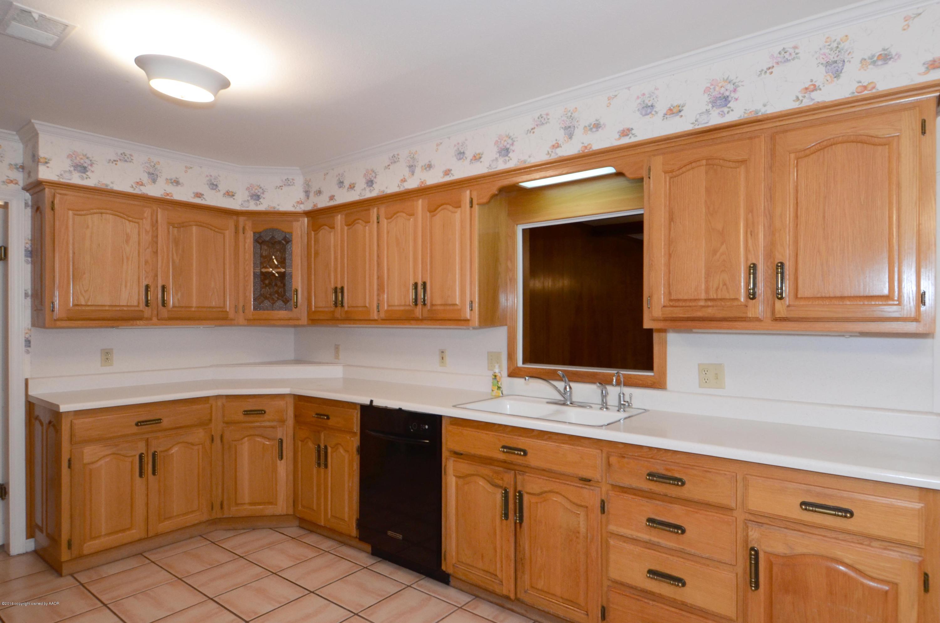 6705 Dreyfuss Road Amarillo, TX 79106 - Photo 9 of 31 09 Kitchen 2