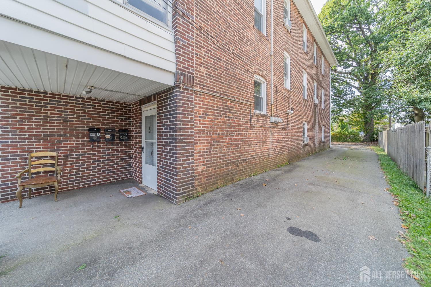 42 Crosby Avenue Edison, NJ 08817 - Photo 3 of 14