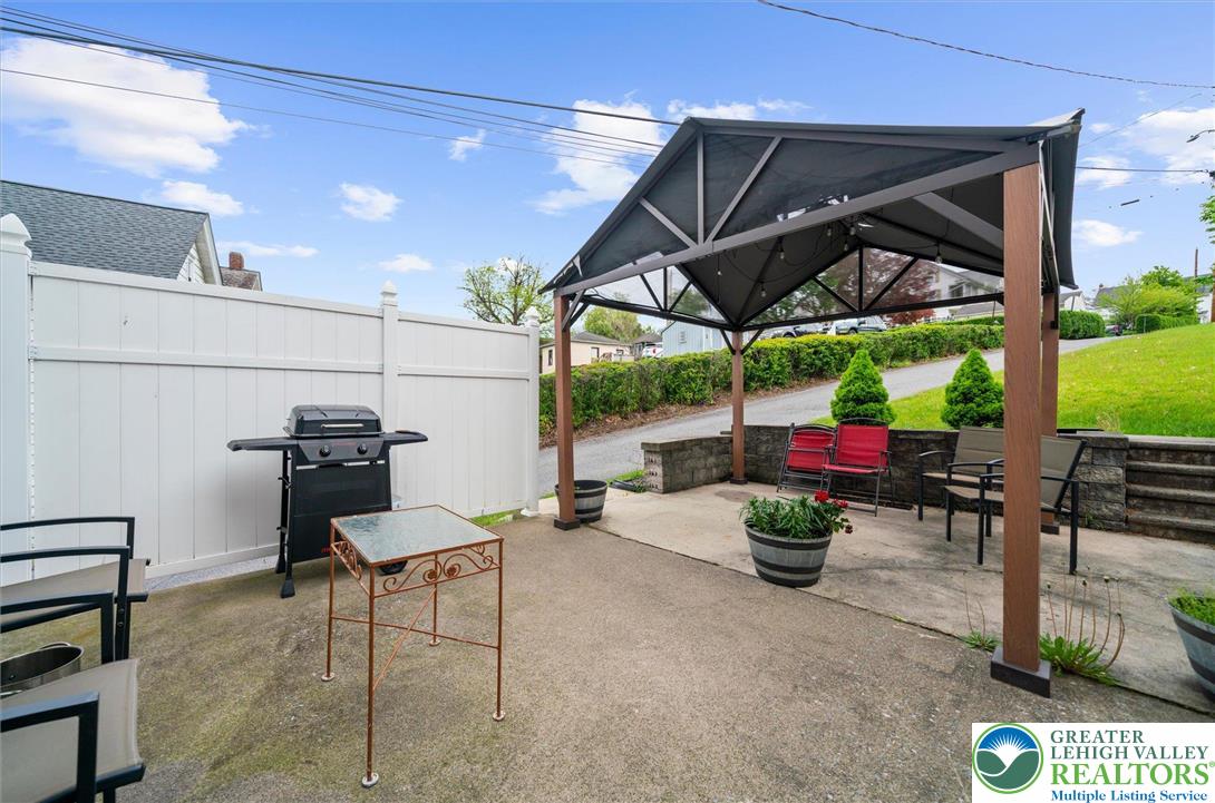 326 Chestnut Street Slatington, PA 18080 - Photo 21 of 28 a view of a chairs and table in the patio