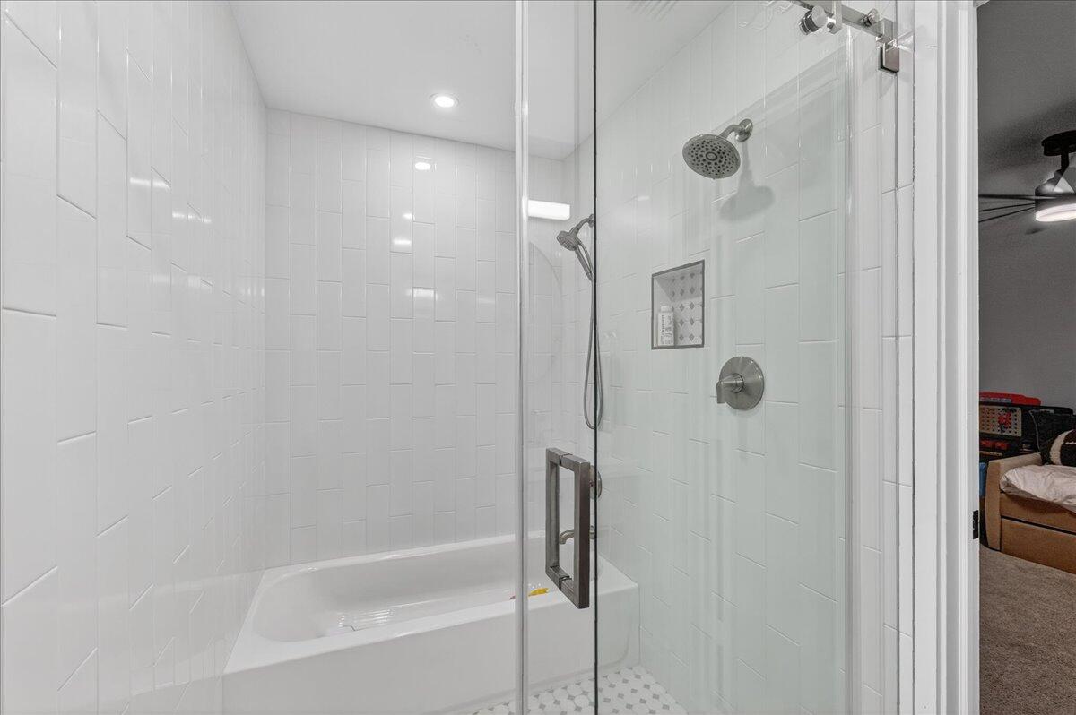 9729 North New River Canal Road, Unit 628 Plantation, FL 33324 - Photo 35 of 50 a bathroom with a shower and a bath tub