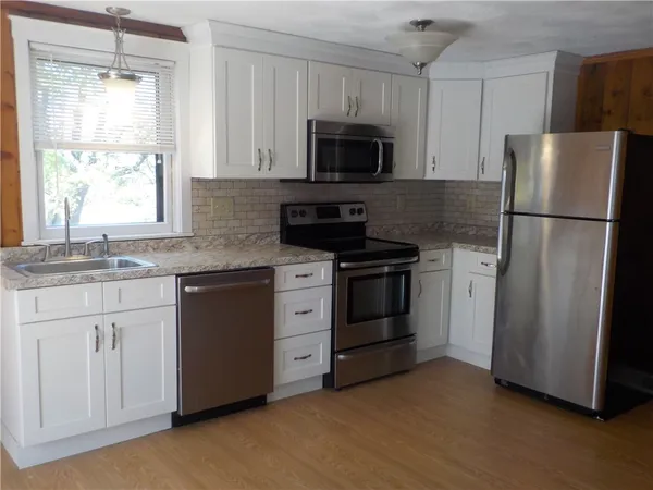 $1,750 | 25 Cabot Street, Lincoln, RI 02865