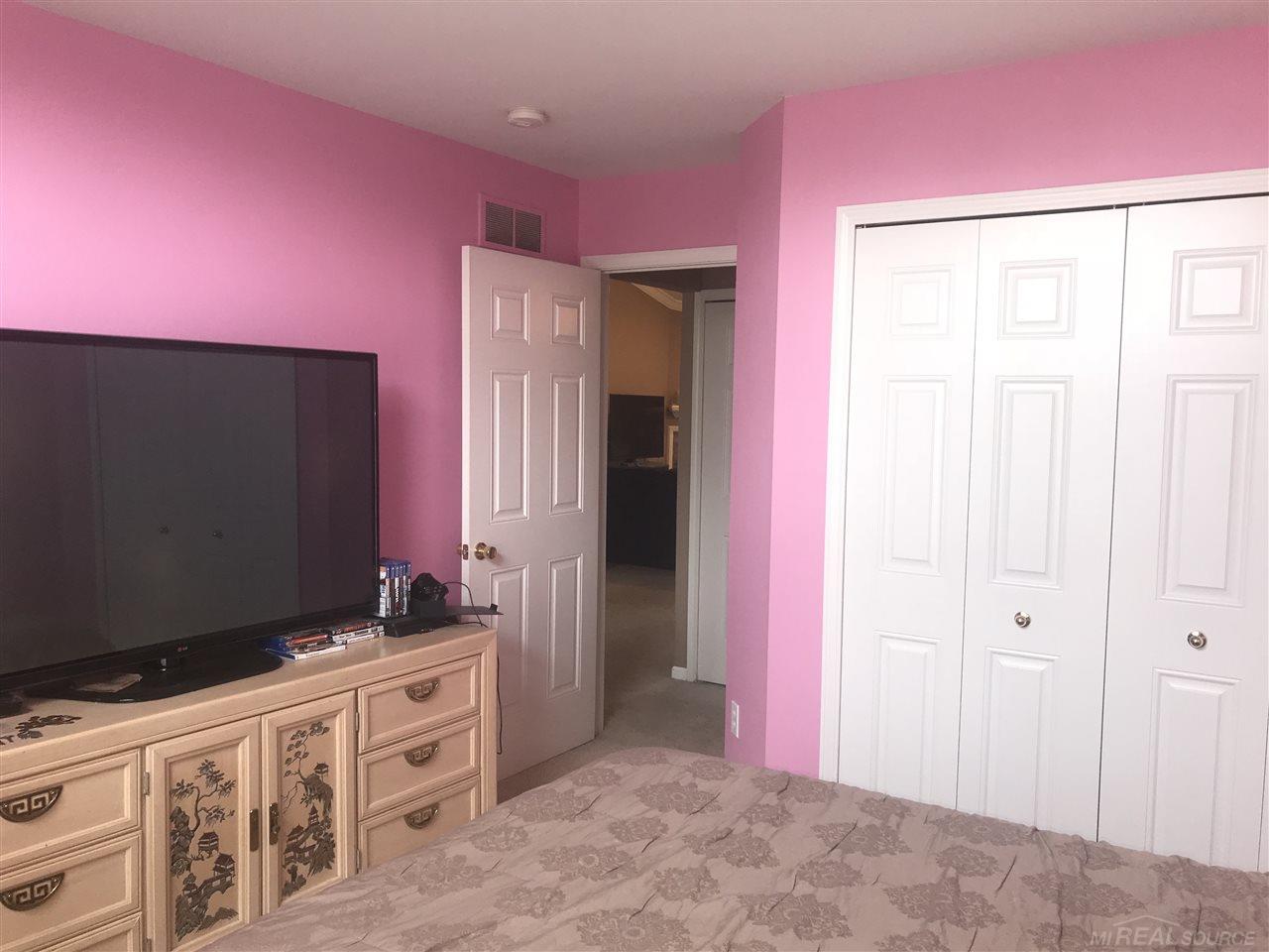 26079 Mariners Point New Baltimore, MI 48051 - Photo 20 of 28