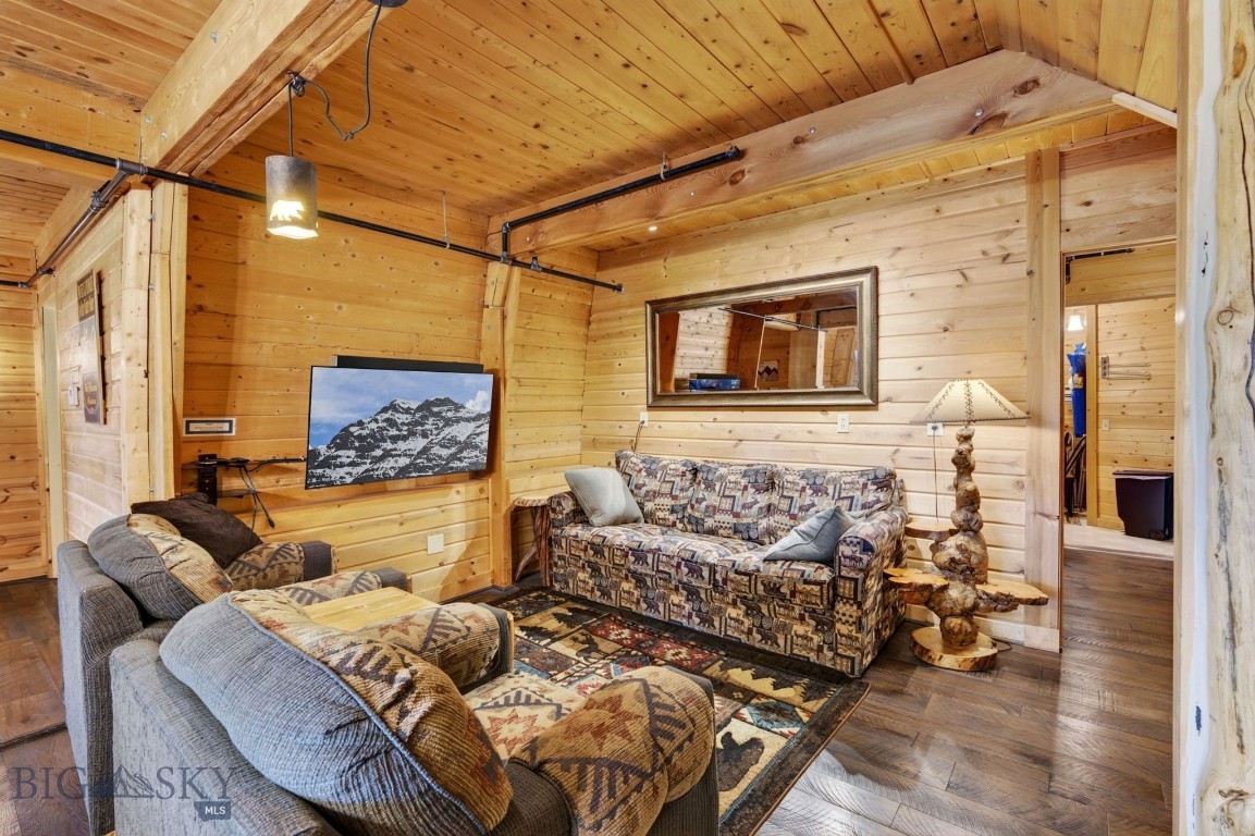 244 Mule Deer Road West Yellowstone, MT 59758 - Photo 17 of 49 Gallery Image 17