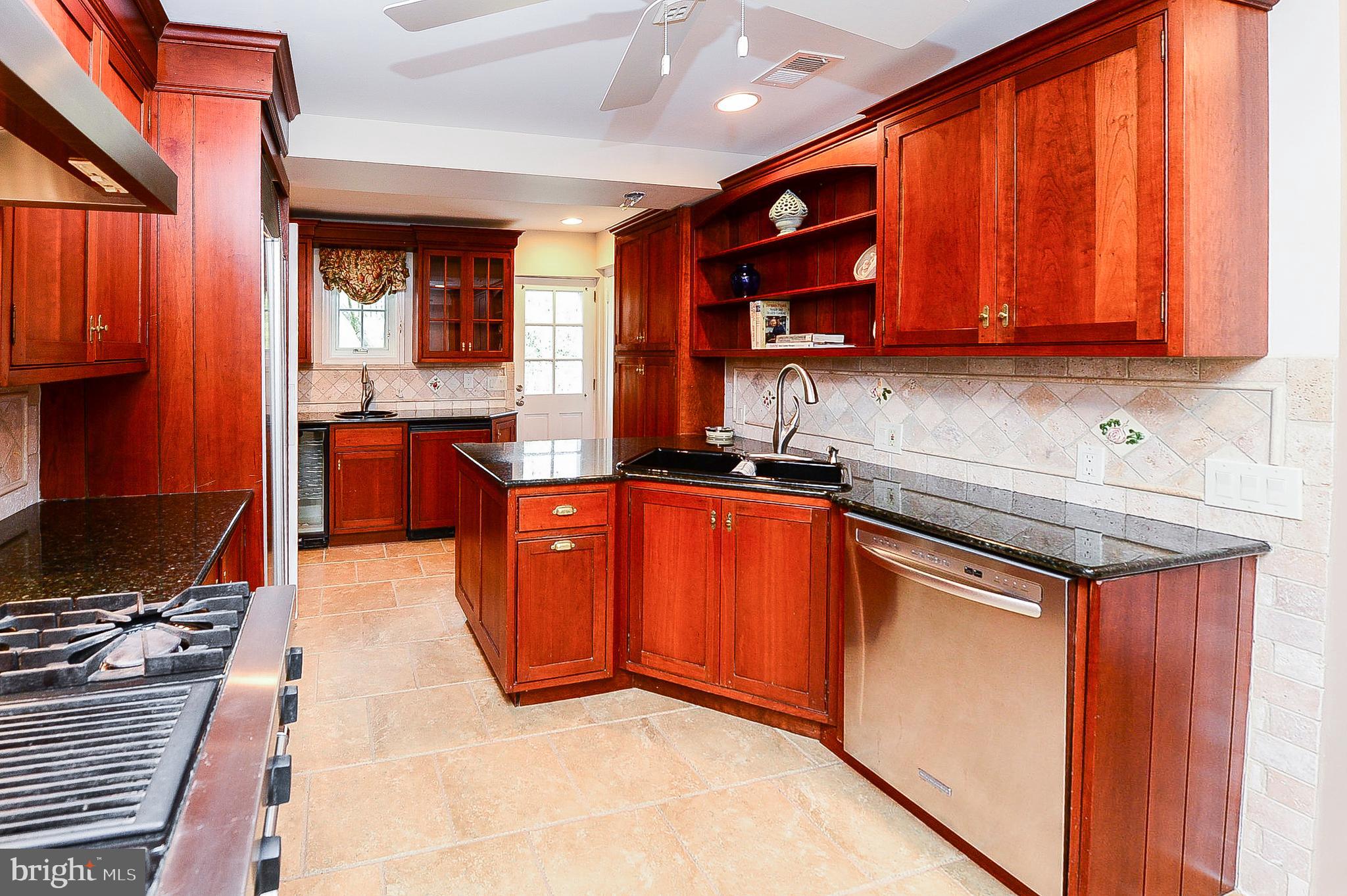 9501 Marstan Road Philadelphia, PA 19118 - Photo 13 of 46