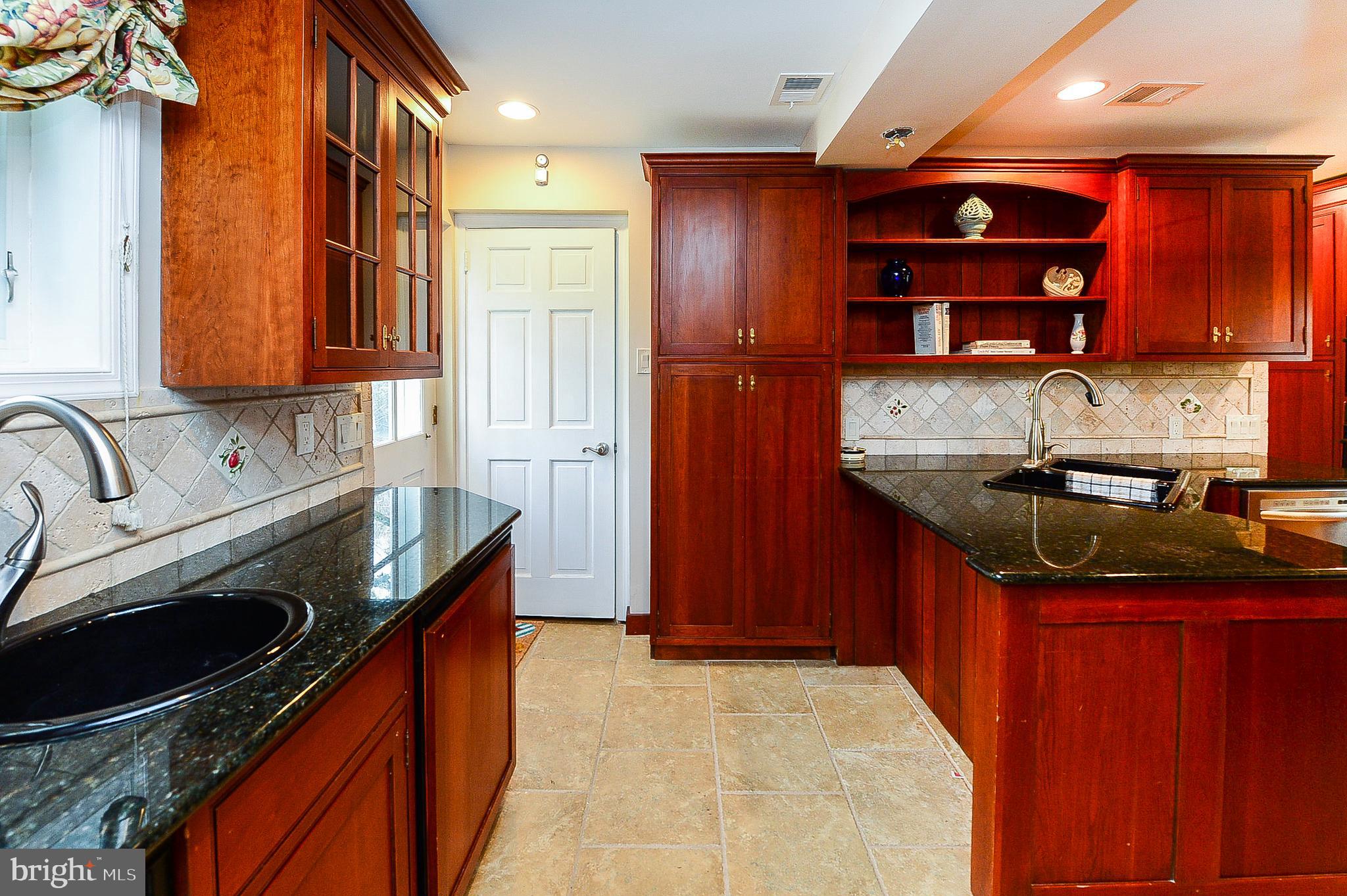 9501 Marstan Road Philadelphia, PA 19118 - Photo 14 of 46