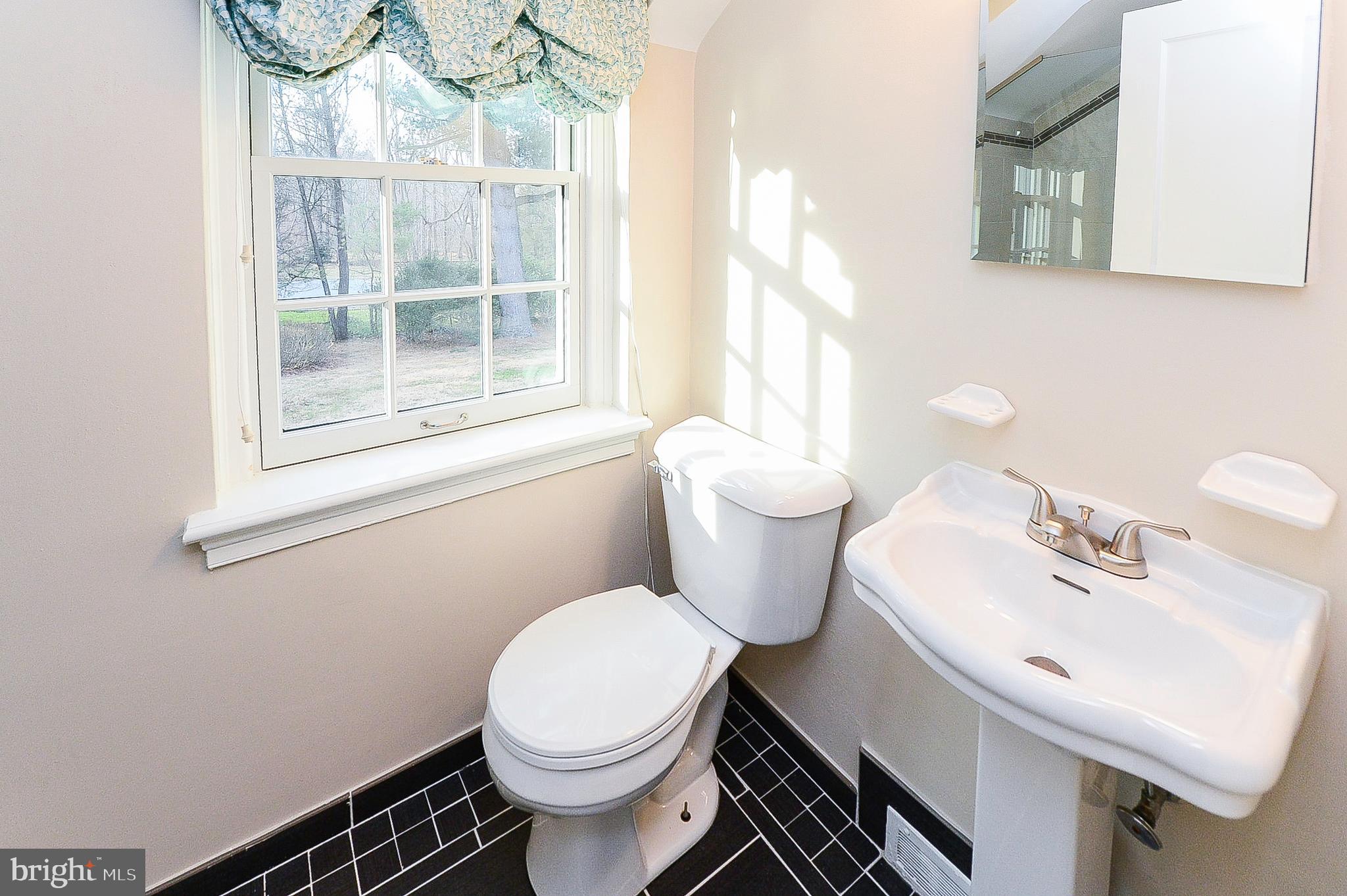 9501 Marstan Road Philadelphia, PA 19118 - Photo 27 of 46