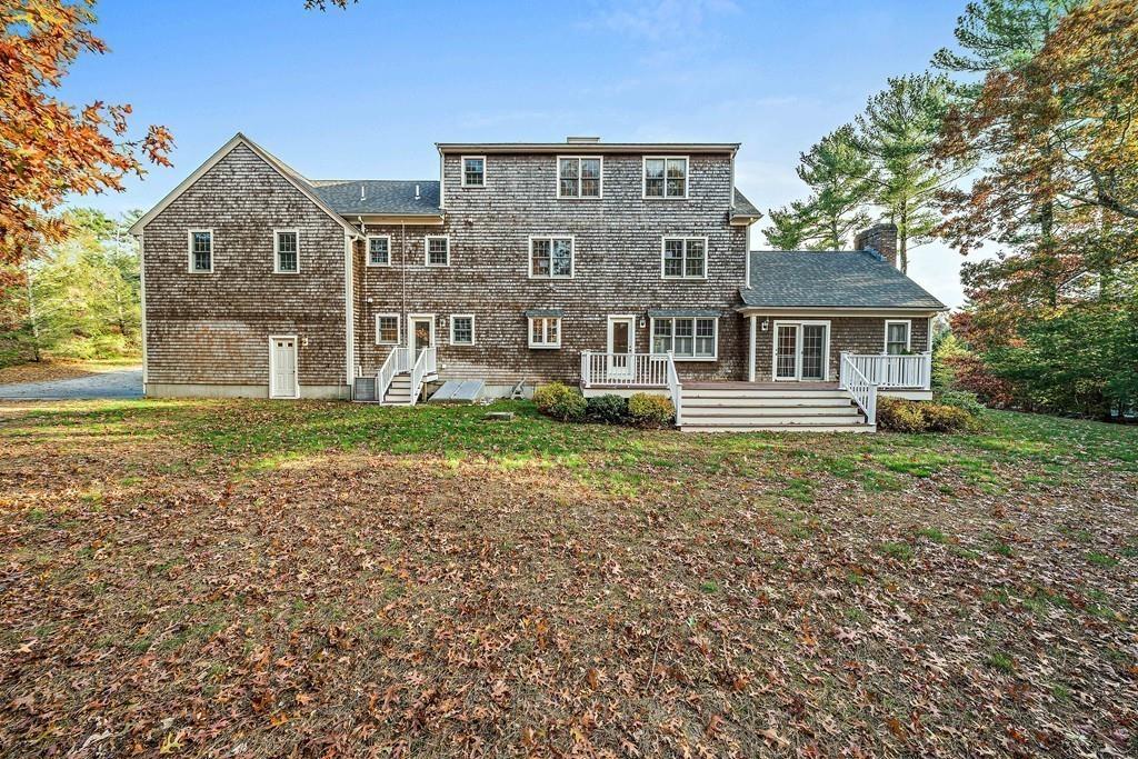 207 Hillcrest Road Marshfield, MA 02050 - Photo 4 of 37 Gallery Image 4